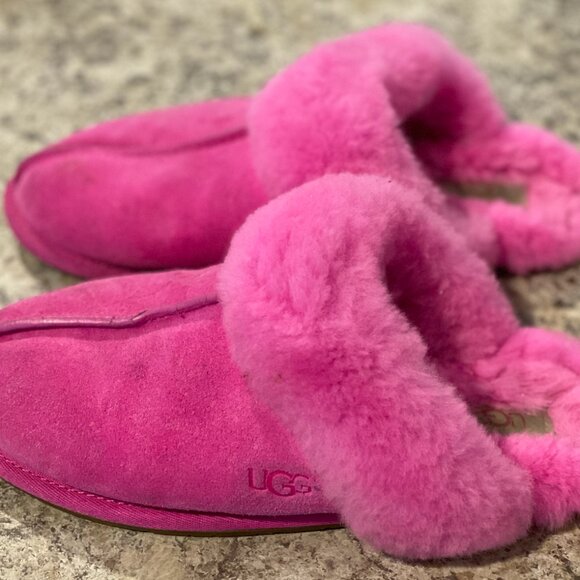 UGG - Picture 4 of 5